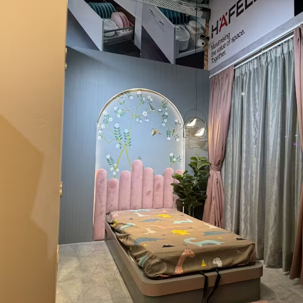 Two-Tone Color Blocking